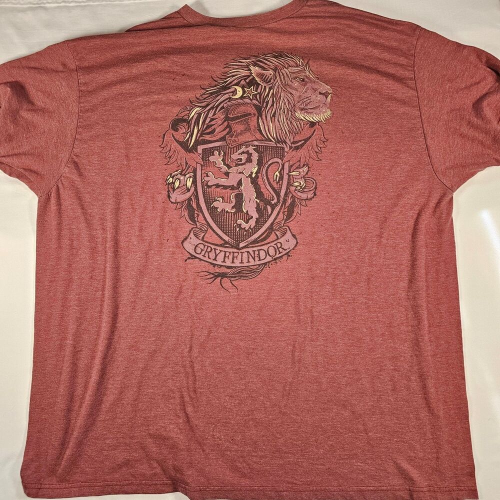Harry Potter Gryffindor Crest Lion Shield Size 2XL 50/52